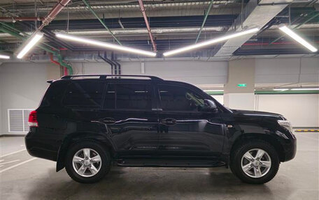 Toyota Land Cruiser 200, 2010 год, 3 850 000 рублей, 3 фотография