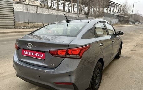 Hyundai Solaris II рестайлинг, 2017 год, 1 400 000 рублей, 5 фотография