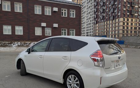 Toyota Prius Alpha I (ZVW40/41), 2015 год, 1 620 000 рублей, 3 фотография