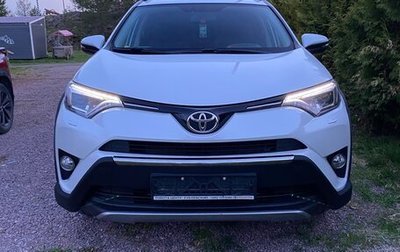 Toyota RAV4, 2018 год, 3 000 000 рублей, 1 фотография