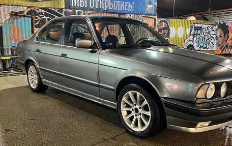 BMW 5 серия, 1989 год, 370 000 рублей, 3 фотография