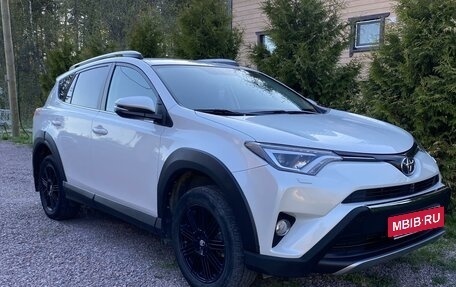 Toyota RAV4, 2018 год, 3 000 000 рублей, 2 фотография