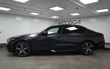 BMW 5 серия, 2024 год, 11 600 000 рублей, 2 фотография