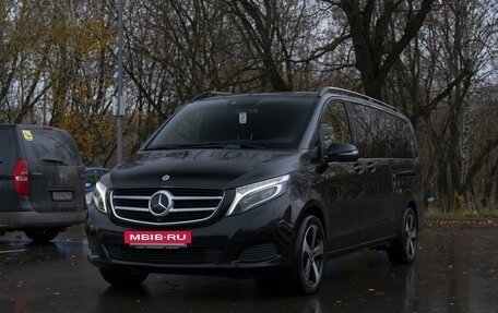 Mercedes-Benz V-Класс, 2018 год, 6 500 000 рублей, 3 фотография