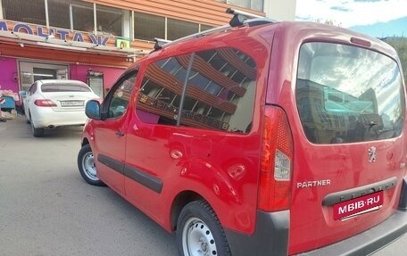 Peugeot Partner II рестайлинг 2, 2010 год, 800 000 рублей, 2 фотография