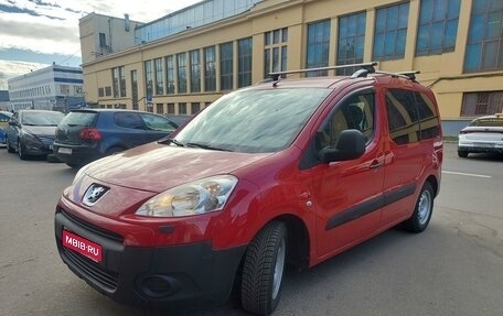 Peugeot Partner II рестайлинг 2, 2010 год, 800 000 рублей, 1 фотография