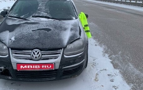 Volkswagen Jetta VI, 2005 год, 250 000 рублей, 2 фотография