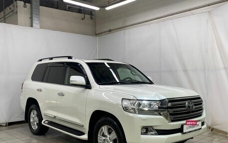 Toyota Land Cruiser 200, 2015 год, 5 624 000 рублей, 3 фотография