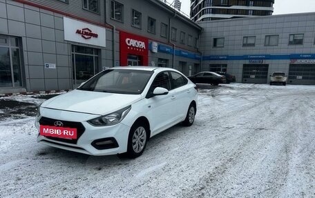 Hyundai Solaris II рестайлинг, 2017 год, 850 000 рублей, 2 фотография