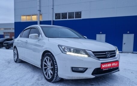 Honda Accord IX рестайлинг, 2013 год, 1 800 000 рублей, 2 фотография