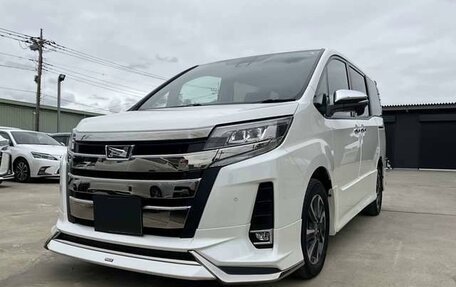 Toyota Noah III, 2020 год, 2 081 000 рублей, 1 фотография