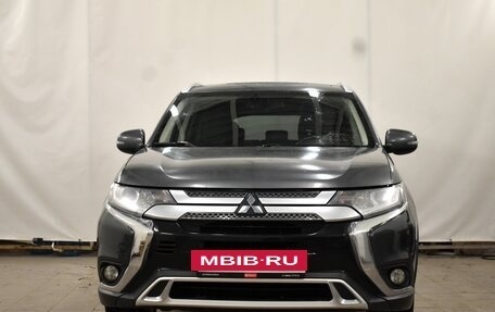 Mitsubishi Outlander III рестайлинг 3, 2019 год, 2 290 000 рублей, 3 фотография