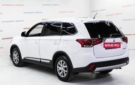 Mitsubishi Outlander III рестайлинг 3, 2015 год, 1 865 000 рублей, 6 фотография