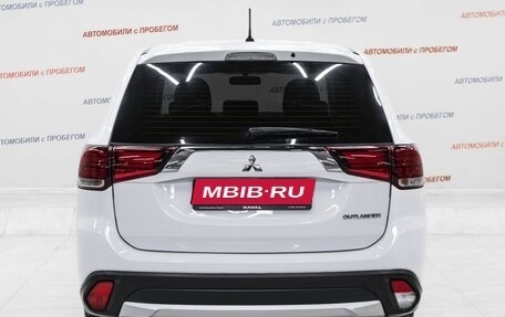 Mitsubishi Outlander III рестайлинг 3, 2015 год, 1 865 000 рублей, 5 фотография