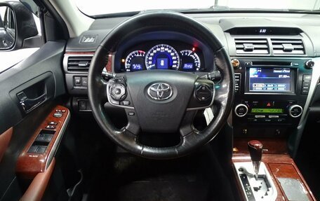 Toyota Camry, 2014 год, 1 580 000 рублей, 6 фотография