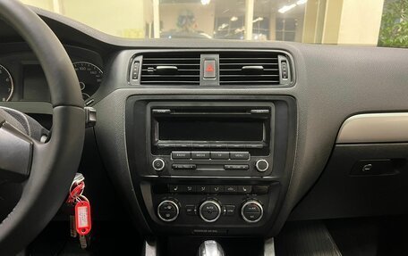 Volkswagen Jetta VI, 2013 год, 1 090 000 рублей, 12 фотография