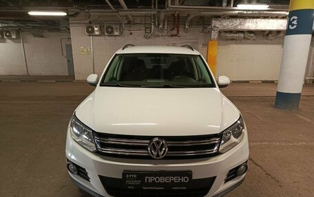 Volkswagen Tiguan I, 2016 год, 1 994 000 рублей, 2 фотография