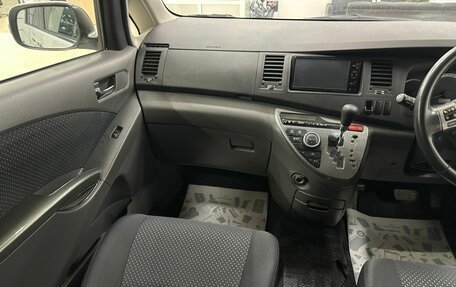 Toyota ISis I, 2010 год, 1 379 000 рублей, 14 фотография