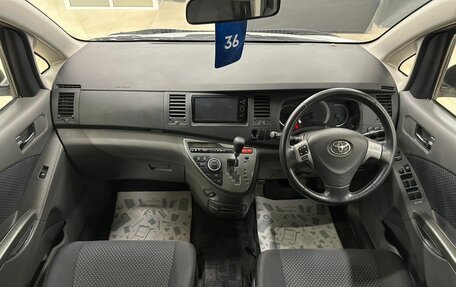 Toyota ISis I, 2010 год, 1 379 000 рублей, 16 фотография