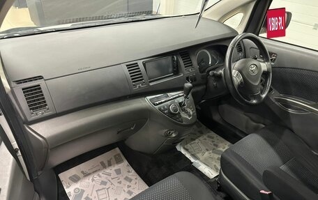 Toyota ISis I, 2010 год, 1 379 000 рублей, 13 фотография