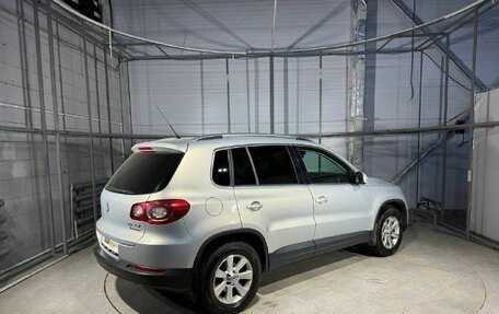 Volkswagen Tiguan I, 2010 год, 949 000 рублей, 5 фотография