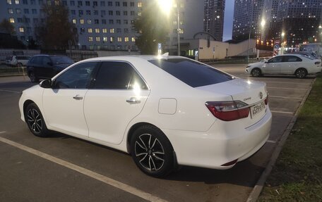 Toyota Camry, 2017 год, 2 500 000 рублей, 4 фотография