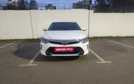 Toyota Camry, 2017 год, 2 500 000 рублей, 11 фотография