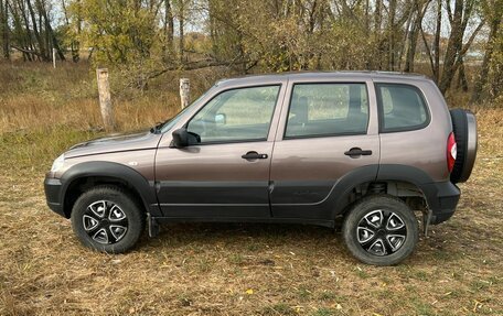 Chevrolet Niva I рестайлинг, 2018 год, 695 000 рублей, 12 фотография