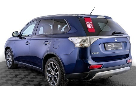 Mitsubishi Outlander III рестайлинг 3, 2014 год, 1 650 000 рублей, 7 фотография