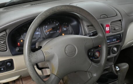 Nissan Sentra, 2002 год, 139 000 рублей, 9 фотография