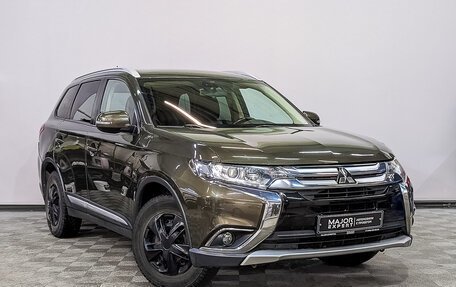 Mitsubishi Outlander III рестайлинг 3, 2016 год, 2 295 000 рублей, 3 фотография