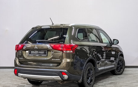 Mitsubishi Outlander III рестайлинг 3, 2016 год, 2 295 000 рублей, 5 фотография