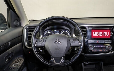 Mitsubishi Outlander III рестайлинг 3, 2016 год, 2 295 000 рублей, 21 фотография