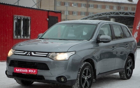 Mitsubishi Outlander III рестайлинг 3, 2012 год, 1 470 000 рублей, 2 фотография