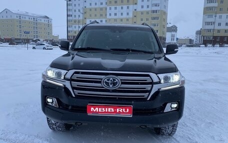 Toyota Land Cruiser 200, 2019 год, 8 800 000 рублей, 1 фотография