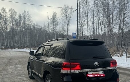 Toyota Land Cruiser 200, 2017 год, 6 200 000 рублей, 6 фотография