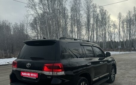 Toyota Land Cruiser 200, 2017 год, 6 200 000 рублей, 4 фотография