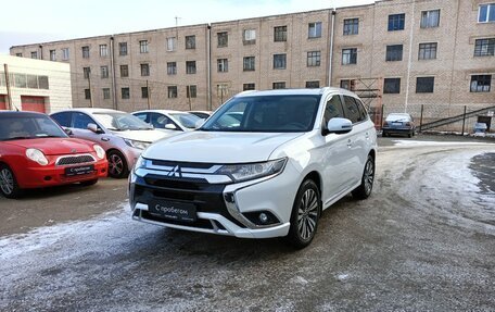 Mitsubishi Outlander III рестайлинг 3, 2022 год, 2 930 000 рублей, 1 фотография