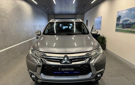 Mitsubishi Pajero Sport III рестайлинг, 2017 год, 2 349 000 рублей, 2 фотография