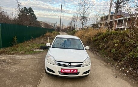 Opel Astra J, 2010 год, 665 000 рублей, 1 фотография