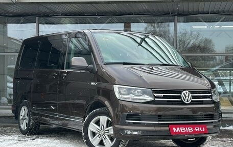 Volkswagen Multivan T6 рестайлинг, 2017 год, 3 590 000 рублей, 7 фотография