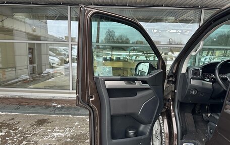 Volkswagen Multivan T6 рестайлинг, 2017 год, 3 590 000 рублей, 21 фотография