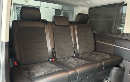 Volkswagen Multivan T6 рестайлинг, 2017 год, 3 590 000 рублей, 18 фотография