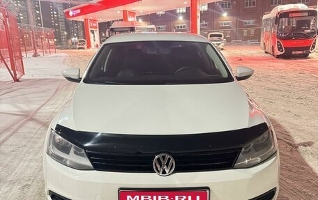 Volkswagen Jetta VI, 2013 год, 960 000 рублей, 1 фотография