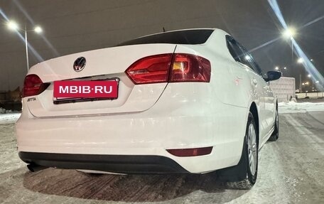 Volkswagen Jetta VI, 2013 год, 960 000 рублей, 3 фотография