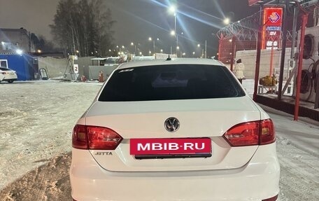 Volkswagen Jetta VI, 2013 год, 960 000 рублей, 4 фотография