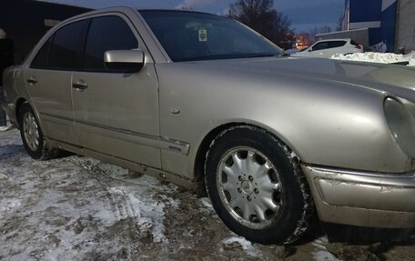 Mercedes-Benz E-Класс, 2000 год, 250 000 рублей, 5 фотография