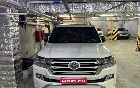 Toyota Land Cruiser 200, 2016 год, 6 300 000 рублей, 2 фотография