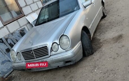 Mercedes-Benz E-Класс, 1998 год, 65 000 рублей, 4 фотография