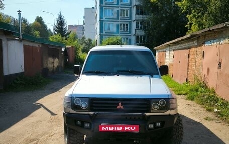 Mitsubishi Pajero III рестайлинг, 1998 год, 900 000 рублей, 1 фотография